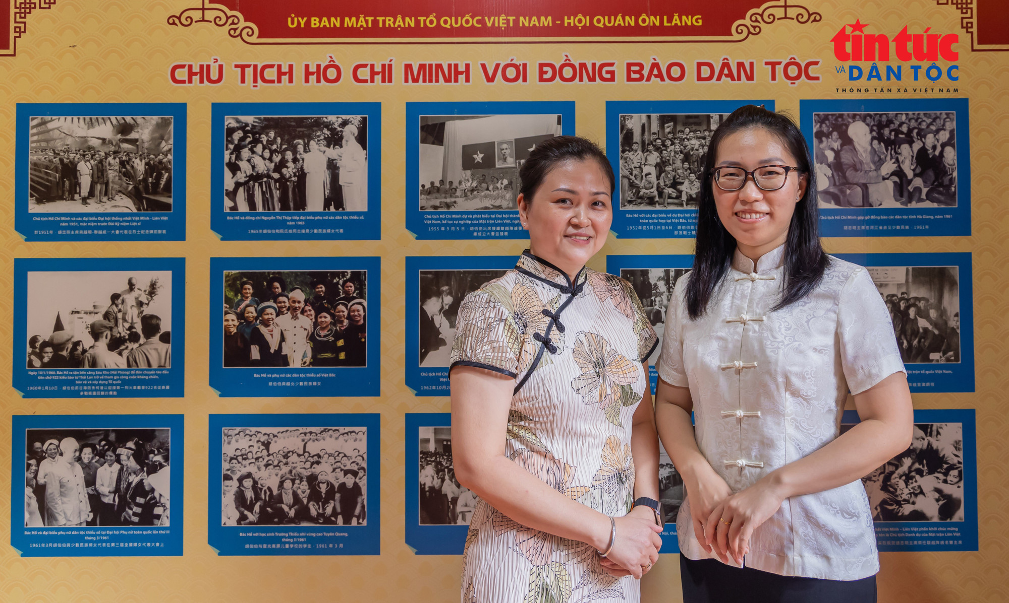 Bà con người Hoa tại không gian trưng bày về cuộc đời và sự nghiệp cách mạng của Chủ tịch Hồ Chí Minh tại Hội quán Ôn Lăng. hoiquanonglang4.jpg