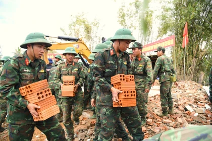 Thần tốc xây dựng, sửa chữa nhà ở cho người dân bị thiệt hại do mưa lũ