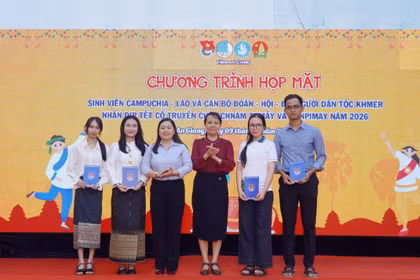 Vun đắp tình hữu nghị Việt Nam - Lào - Campuchia