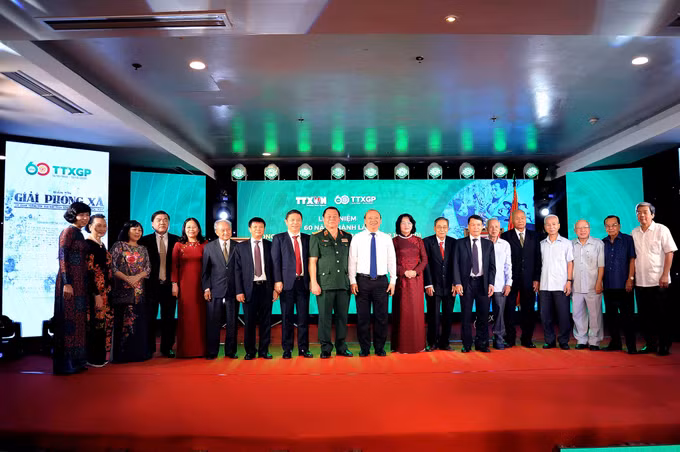 Lễ kỷ niệm 60 năm Ngày thành lập Thông tấn xã Giải phóng và đón nhận danh hiệu Anh hùng Lực lượng vũ trang nhân dân ảnh 14