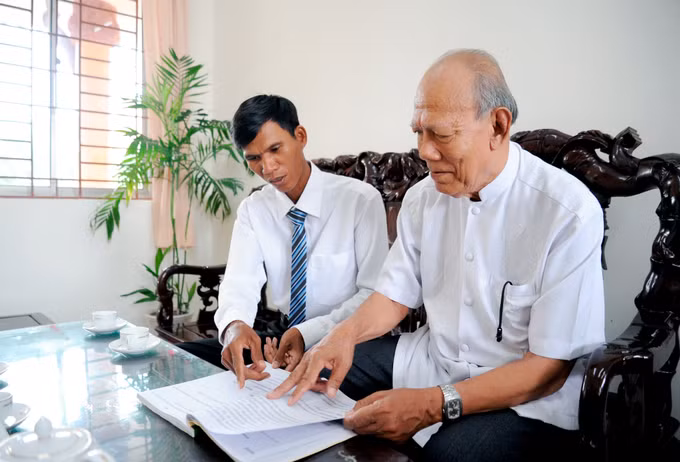 Nhà giáo nhân dân Lâm Es dành cả cuộc đời cho sự nghiệp giáo dục ảnh 2