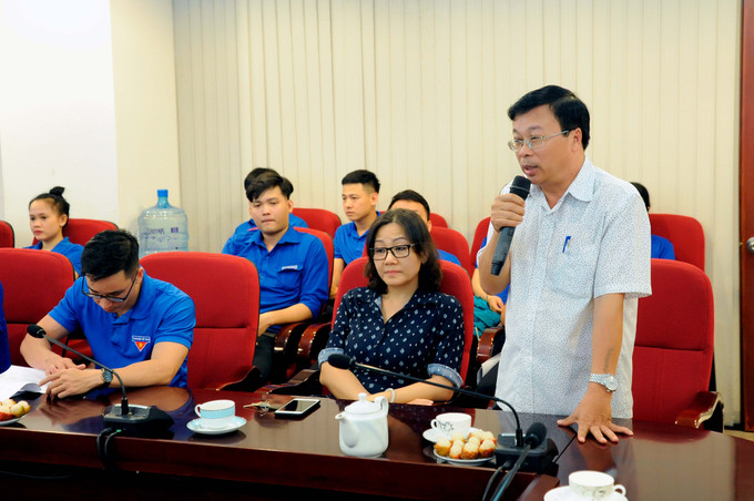 Ông Phan Văn Đông, Phó Bí thư Đảng ủy, Phó Giám đốc Cơ quan TTXVN khu vực phía Nam phát biểu tại buổi giao lưu. Ảnh: An Hiếu 60 năm Thông tấn xã Giải phóng: Tuổi trẻ Thông tấn xã Việt Nam tiếp nối truyền thống vẻ vang các thế hệ đi trước ảnh 3