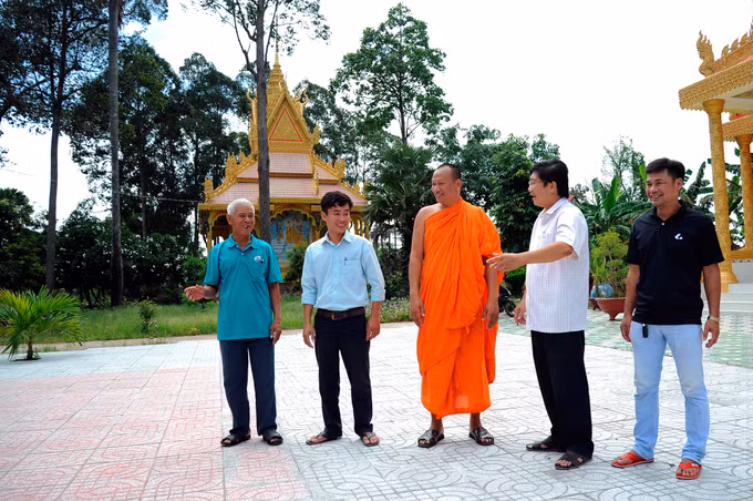 Sư Danh Dung hết lòng chăm lo cho người nghèo ảnh 3