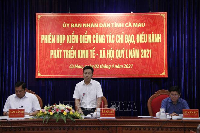 Chủ tịch Ủy ban nhân dân tỉnh Cà Mau Lê Quân phát biểu chỉ đạo tại Hội nghị. Ảnh:Kim Há-TTXVN Đẩy nhanh công tác giải ngân vốn, thu hút các dự án đầu tư vào Cà Mau ảnh 1