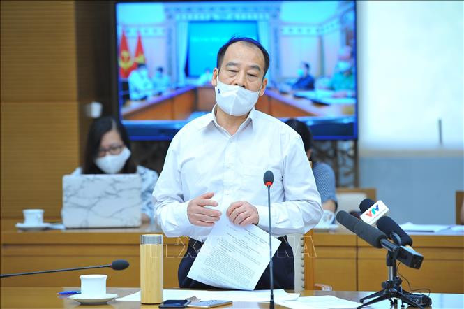 PGS TS Trần Đắc Phu, nguyên Cục trưởng Cục Y tế dự phòng, chuyên gia cao cấp của Ban Chỉ đạo phát biểu tại cuộc họp. Ảnh: Minh Đức - TTXVN Dịch COVID-19: Triển khai robot gọi điện hỏi thăm sức khỏe để kịp thời lấy mẫu xét nghiệm cho người dân Thành phố Hồ Chí Minh ảnh 2
