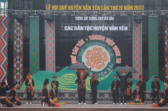 Yên Bái khai mạc trưng bày "Không gian văn hóa các dân tộc huyện Văn Yên" ảnh 1