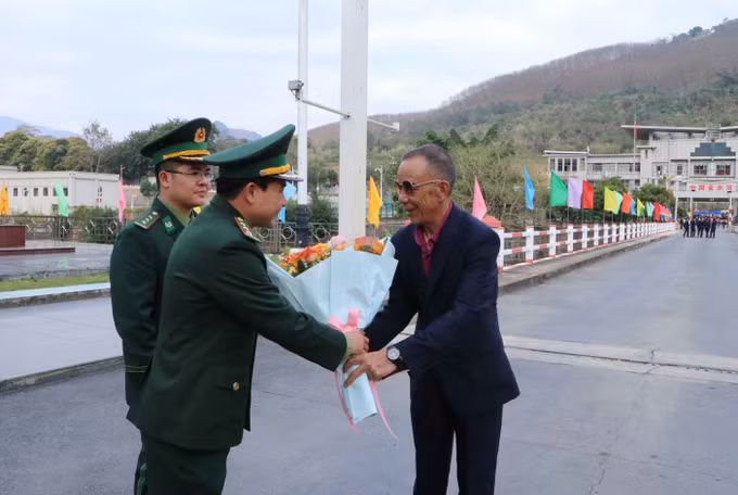 Cửa khẩu Ma Lù Thàng chính thức thông quan trở lại ảnh 4