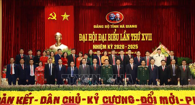 Ban Chấp hành Đảng bộ tỉnh Hà Giang nhiệm kỳ 2020 – 2025. Ảnh: Nguyễn Chiến-TTXVN Ông Đặng Quốc Khánh được bầu làm Bí thư Tỉnh ủy Hà Giang ảnh 1