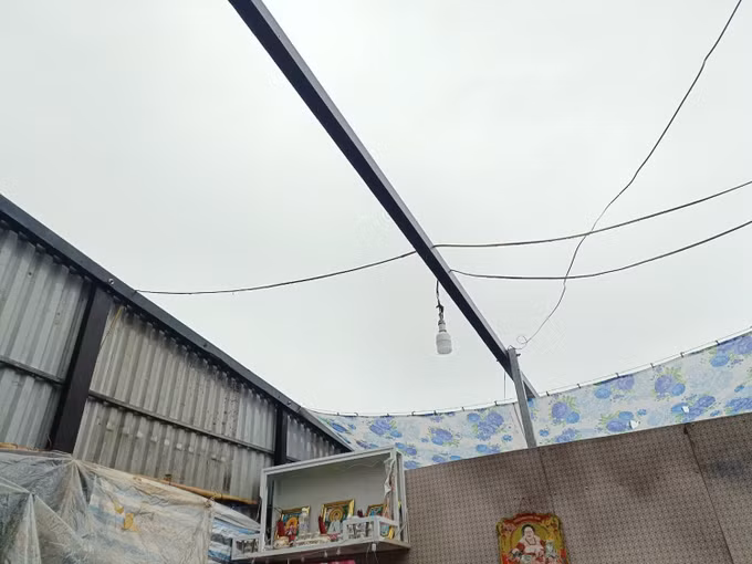 Bạc Liêu: Mưa lớn kèm theo lốc xoáy làm sập và tốc mái hàng chục căn nhà ảnh 1