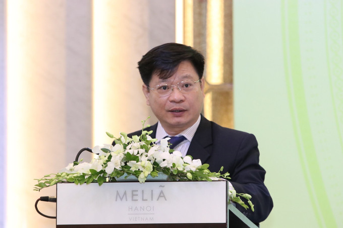 Viện trưởng Viện Khoa học Lao động và Xã hội Bùi Tôn Hiến trình bày tham luận tại hội thảo. Ảnh: TTXVN Hệ thống chính sách xã hội hướng đến toàn dân ảnh 3
