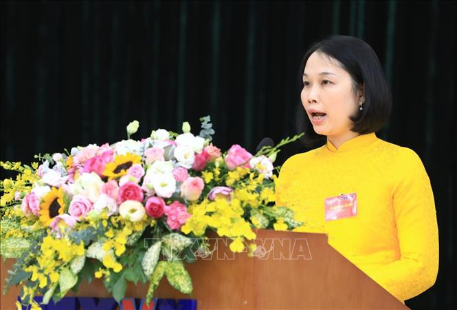 Phó Chánh Văn phòng TTXVN Bùi Thị Hòa trình bày tham luận tại Đại hội. Ảnh: Thành Đạt - TTXVN Đại hội Thi đua yêu nước toàn ngành TTXVN lần thứ V ảnh 6