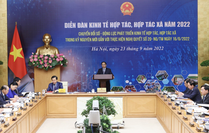 Thủ tướng Phạm Minh Chính phát biểu khai mạc Diễn đàn Kinh tế hợp tác, hợp tác xã năm 2022. Ảnh: Dương Giang-TTXVN Thủ tướng Phạm Minh Chính: Các hợp tác xã phải chủ động chuyển đổi số để tồn tại và phát triển ảnh 1
