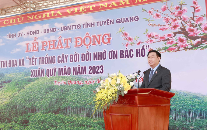 Chủ tịch Quốc hội Vương Đình Huệ phát biểu. Ảnh: Doãn Tấn - TTXVN Chủ tịch Quốc hội Vương Đình Huệ dự Lễ phát động thi đua và Tết trồng cây tại Tuyên Quang ảnh 1
