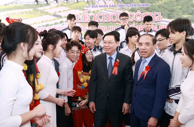 Chủ tịch Quốc hội Vương Đình Huệ dự Lễ phát động thi đua và Tết trồng cây tại Tuyên Quang ảnh 5