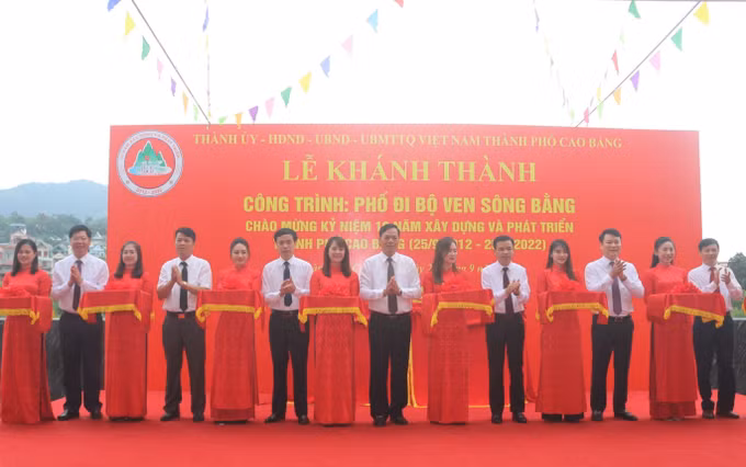 Thành phố Cao Bằng vươn mình sau 10 năm thành lập ảnh 1