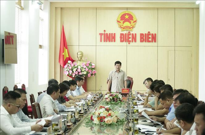 Quang cảnh cuộc họp. Ảnh: Xuân Tư – TTXVN Bàn giải pháp gỡ khó cho các dự án trồng mắc ca ở Điện Biên ảnh 1
