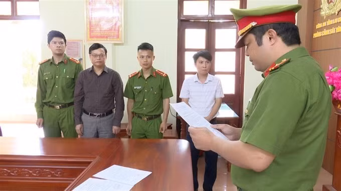 Khởi tố, bắt tạm giam Chánh Thanh tra tỉnh Lai Châu ảnh 1