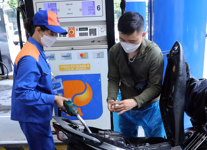 Giá xăng dầu đồng loạt giảm ảnh 1