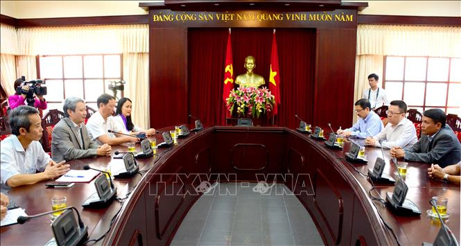 Quang cảnh buổi làm việc. Ảnh: Tường Vi - TTXVN Thông tấn xã Việt Nam hỗ trợ đồng bào Thừa Thiên - Huế khắc phục hậu quả thiên tai ảnh 1