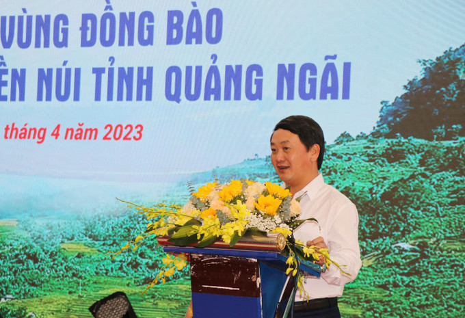 Đồng chí Hầu A Lềnh, Ủy viên Trung ương Đảng, Phó Trưởng Ban Chỉ đạo Trung ương các Chương trình mục tiêu Quốc gia, Bộ Trưởng, Chủ nhiệm Ủy ban dân tộc, phát biểu tại Hội nghị. Ảnh: Phạm Cường-TTXVN Thu hút đầu tư vùng miền núi Quảng Ngãi ảnh 4