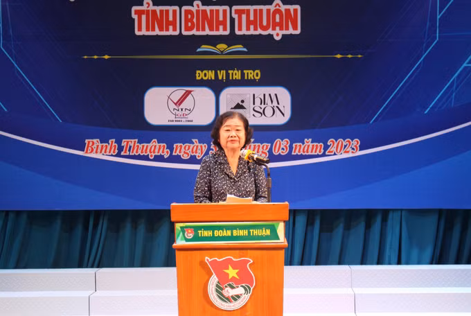 Học bổng Vừ A Dính tiếp sức cho học sinh vùng hải đảo, dân tộc thiểu số tỉnh Bình Thuận ảnh 3