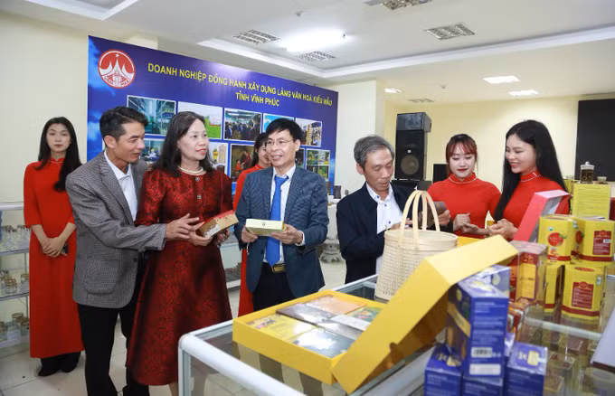 Vĩnh Phúc xây dựng sản phẩm làng nghề truyền thống gắn kết phát triển du lịch ảnh 1