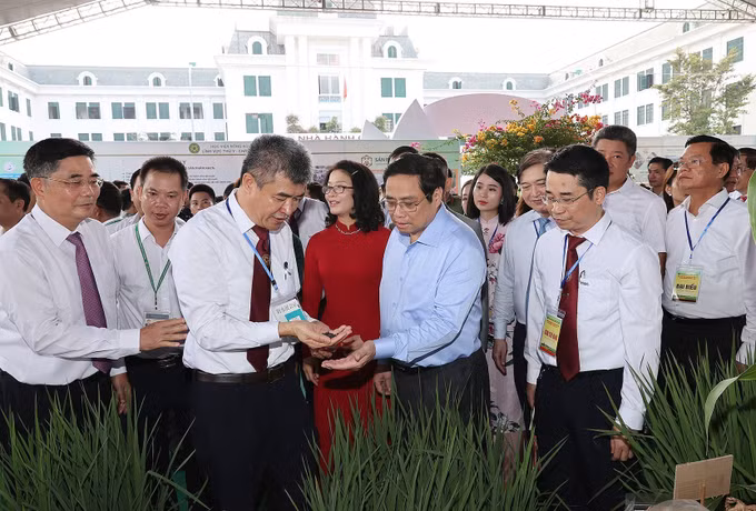 Thủ tướng Phạm Minh Chính: Để nông nghiệp phát triển bền vững và hiệu quả phải kết hợp kinh nghiệm với khoa học công nghệ và đổi mới sáng tạo ảnh 2