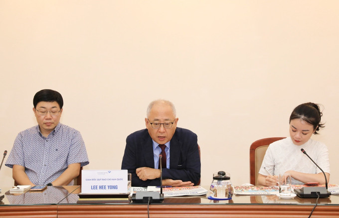 Giám đốc KPF Lee Hee Yong phát biểu tại buổi làm việc. Ảnh: Tuấn Anh - TTXVN Thông tấn xã Việt Nam góp phần thúc đẩy quan hệ báo chí hai nước Việt Nam - Hàn Quốc ảnh 3