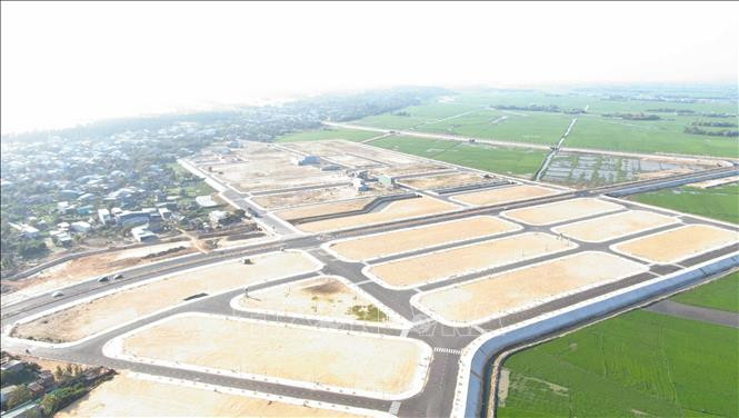 Nhiều dự án dân cư đang được đầu tư xây dựng tại thị trấn Cát Tiến. Ảnh: Phạm Kha – TTXVN Bình Định tổ chức lễ công bố Nghị quyết về thành lập thị trấn Cát Tiến ảnh 3