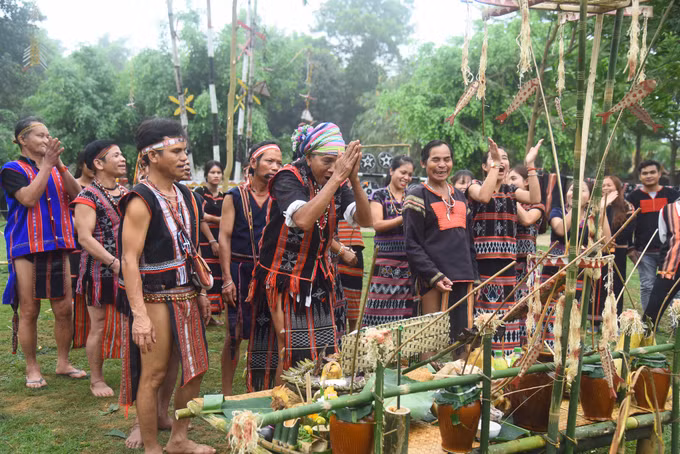 Tái hiện nghi thức “Buôn làng vào hội” của cộng đồng các dân tộc Tây Nguyên ảnh 2