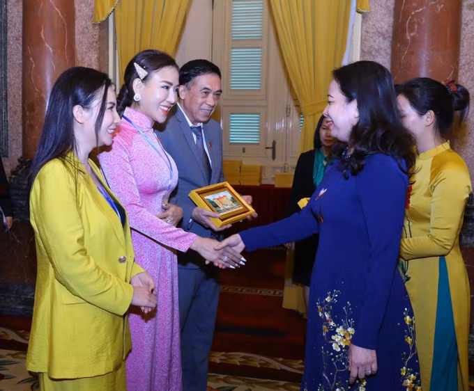 Phó Chủ tịch nước Võ Thị Ánh Xuân gặp mặt Đoàn đại biểu Hội Di sản Văn hóa Việt Nam ảnh 2