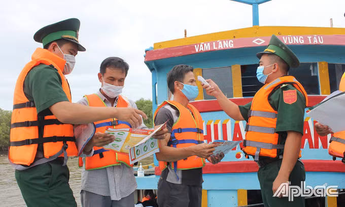 COVID-19: Bộ đội Biên phòng Tiền Giang tăng cường phòng, chống dịch ở khu vực biên giới biển ảnh 1