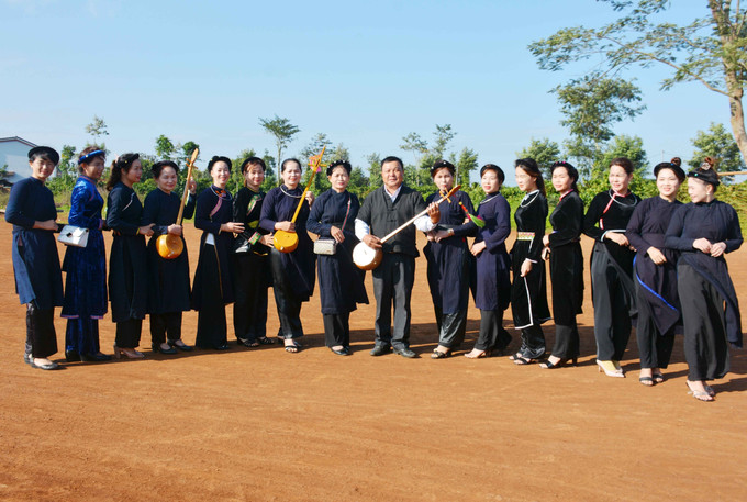 Câu lạc bộ hát Then - đàn Tính dân tộc Tày, Nùng, xã Ea Kênh, huyện Krông Pắk, tỉnh Đắk Lắk có 26 thành viên, độ tuổi từ 17 đến 65. Ảnh: Hoài Thu – TTXVN Bảo tồn, truyền dạy nghệ thuật hát Then - đàn Tính cho thế hệ trẻ ở Đắk Lắk ảnh 4