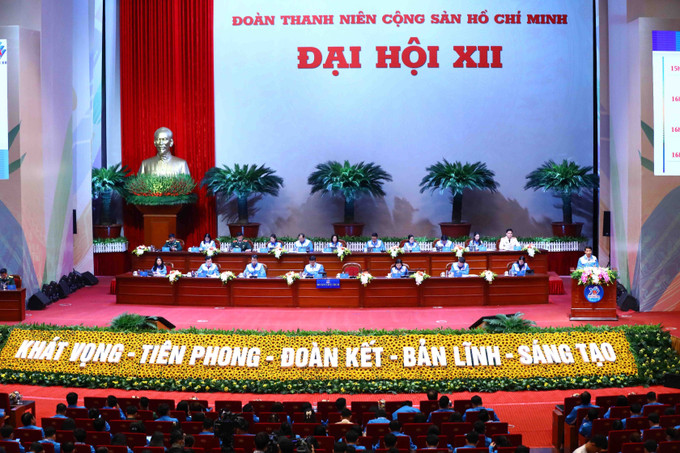 Đoàn Chủ tịch đại hội. Ảnh: Minh Đức - TTXVN Khai mạc Đại hội Đoàn toàn quốc lần thứ XII ảnh 2