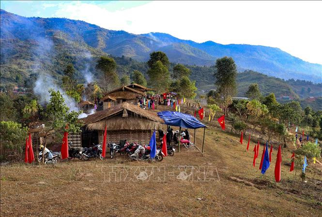Không gian văn hóa Tết Hồ Sự Chà. Ảnh: Xuân Tư – TTXVN Vui Tết cổ truyền Hồ Sự Chà của dân tộc Hà Nhì nơi cực Tây của Tổ quốc ảnh 2