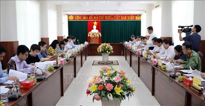Quang cảnh buổi kiểm tra, giám sát công tác chuẩn bị bầu cử tại Ninh Thuận. Ảnh: Nguyễn Thành – TTXVN Kiểm tra công tác chuẩn bị cho bầu cử ở Ninh Thuận ảnh 2