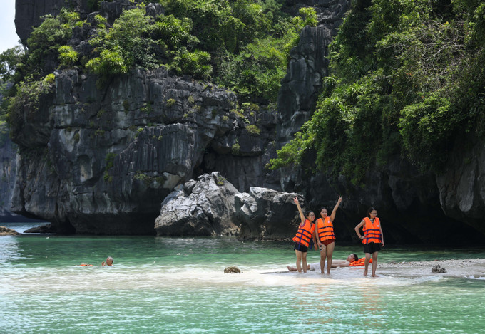 Cát Bà phát triển du lịch "xanh" biển đảo ảnh 10