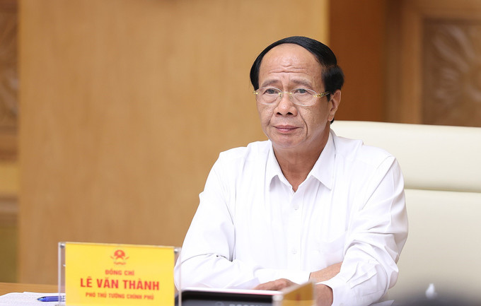 Phó Thủ tướng Lê Văn Thành, Phó Trưởng Ban Thường trực Ban Chỉ đạo điều hành thảo luận. Ảnh: Dương Giang-TTXVN Thủ tướng Phạm Minh Chính: Thúc đẩy các dự án giao thông trọng điểm quốc gia, tạo động lực phát triển các vùng, miền ảnh 4
