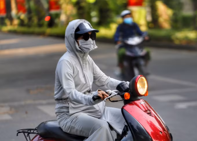 Các cơ sở y tế sẵn sàng cấp cứu người say nắng, sốc nhiệt, đột quỵ ảnh 1