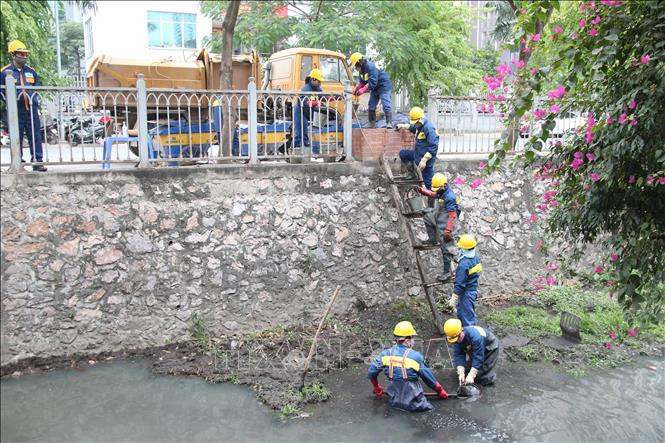 Mảng đề tài văn học viết về người lao động còn rất thiếu. Ảnh: TTXVN Phát động Cuộc thi sáng tác văn học về đề tài công nhân, Công đoàn ảnh 1