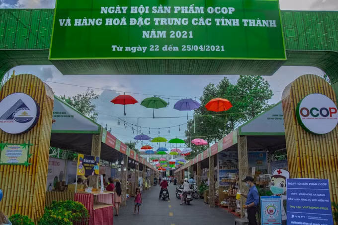 Khai mạc Ngày hội sản phẩm OCOP và hàng hóa đặc trưng các tỉnh, thành ảnh 1