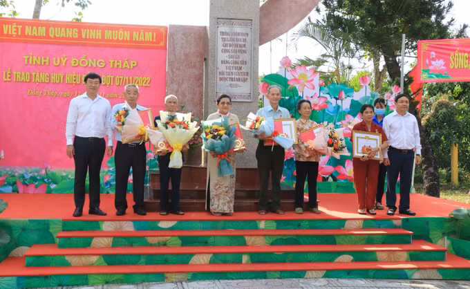 Đất Sen hồng bứt phá vươn lên ảnh 3