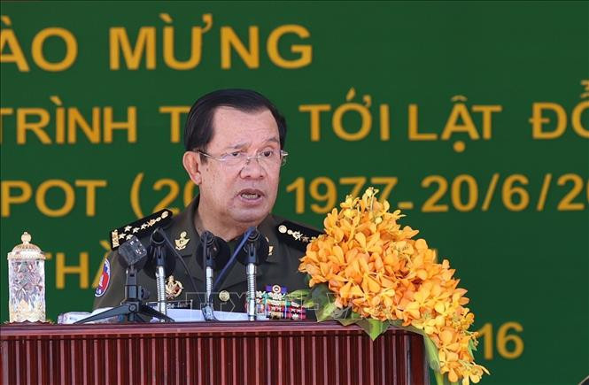 Thủ tướng Campuchia Samdech Techo Hun Sen phát biểu tại buổi lễ. Ảnh: Dương Giang-TTXVN Thủ tướng Phạm Minh Chính và Thủ tướng Hun Sen: Làm sâu sắc hơn nữa mối quan hệ đoàn kết hữu nghị truyền thống quý báu giữa hai dân tộc ảnh 5
