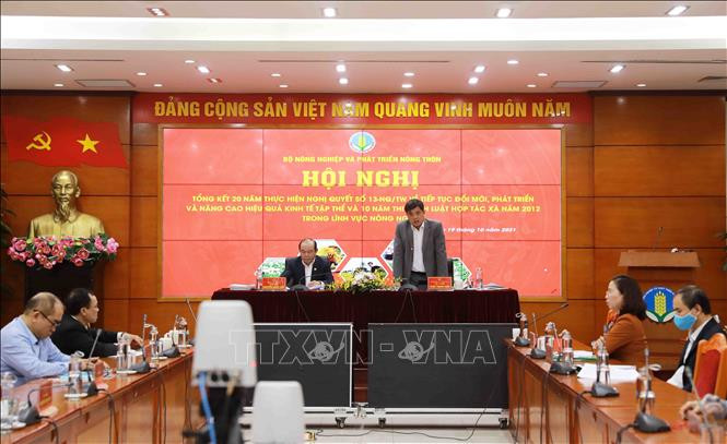 Thứ trưởng Bộ Nông nghiệp và Phát triển nông thôn Trần Thanh Nam phát biểu tại Hội nghị. Ảnh: Vũ Sinh - TTXVN Bộ trưởng Lê Minh Hoan: Phát triển hợp tác xã sẽ tạo ra sức mạnh đa chiều ảnh 4