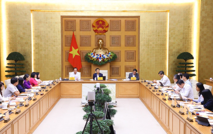 Phó Thủ tướng Vũ Đức Đam chủ trì. Ảnh: Văn Điệp - TTXVN Phó Thủ tướng Vũ Đức Đam: Làm mới mô hình bảo vệ và hướng dẫn thực hiện quyền trẻ em ảnh 2