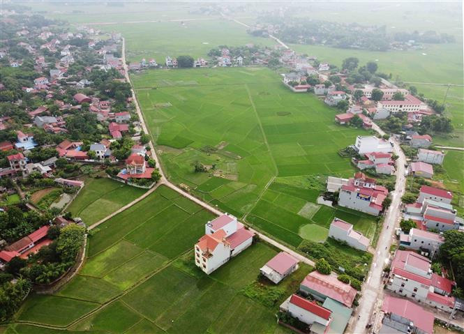 Giai đoạn 2021 - 2025, tỉnh Thái Nguyên tiếp tục triển khai xây dựng hạ tầng kinh tế - xã hội nông thôn đồng bộ và hiện đại, gắn với quá trình đô thị hóa, cơ cấu lại ngành nông nghiệp, phát triển kinh tế nông nghiệp, nông thôn gắn với xây dựng NTM theo hướng bền vững, nâng cao đời sống vật chất và tinh thần của người dân nông thôn. Ảnh: Vũ Sinh – TTXVN Thái Nguyên phát huy hiệu quả các chương trình, chính sách dân tộc ảnh 3
