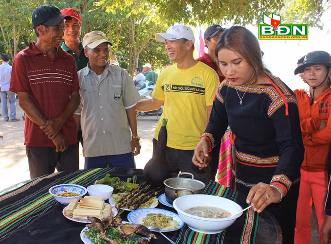 Canh chua thịt gà của người Ê đê ảnh 2