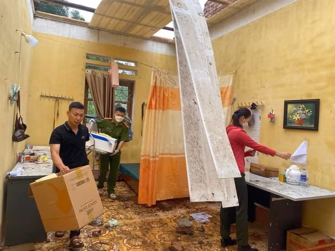 Cao Bằng: Gió lốc, mưa lớn làm tốc mái gần 350 ngôi nhà ảnh 1