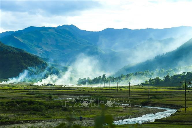 Vẻ đẹp bình dị nơi núi rừng Tây Bắc. Ảnh: Phan Tuấn Anh - TTXVN Vẻ đẹp vùng cao Tây Bắc ảnh 14