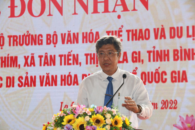 Ông Nguyễn Minh, Phó Chủ tịch UBND tỉnh Bình Thuận, phát biểu tại Lễ đón nhận Quyết định đưa Lễ hội Dinh Thầy Thím vào danh mục di sản văn hoá phi vật thể quốc gia. Ảnh: Nguyễn Thanh – TTXVN Lễ hội Dinh Thầy Thím trở thành di sản văn hóa phi vật thể quốc gia ảnh 3